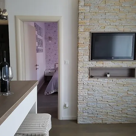 Anna Apartment *