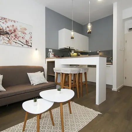 Anna Apartment