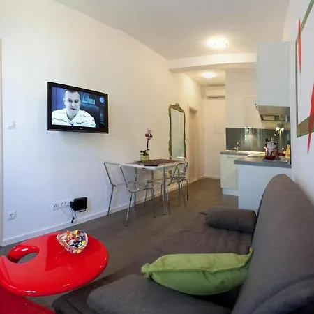 Anna Apartment *
