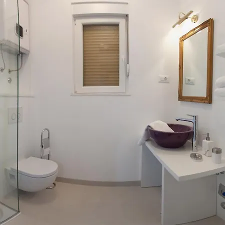 Anna Apartment