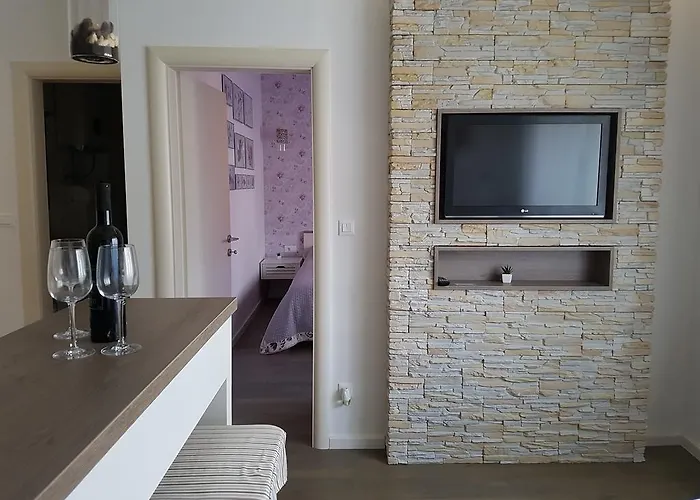 Anna Apartman *