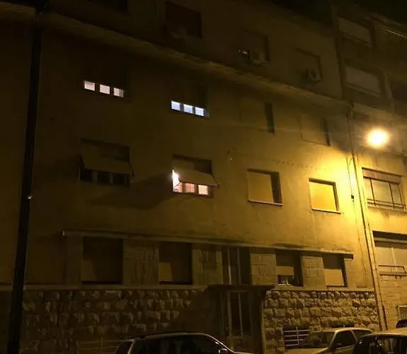 Anna Apartman *